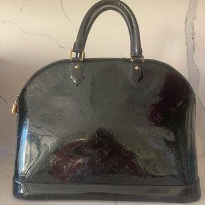 Louis Vuitton Alma GM Vernis G /Navy – Rare Discontinued Large Size  Code MI1110